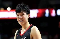 JackeyLove新星战术调整表现突出，勇士前途光明！