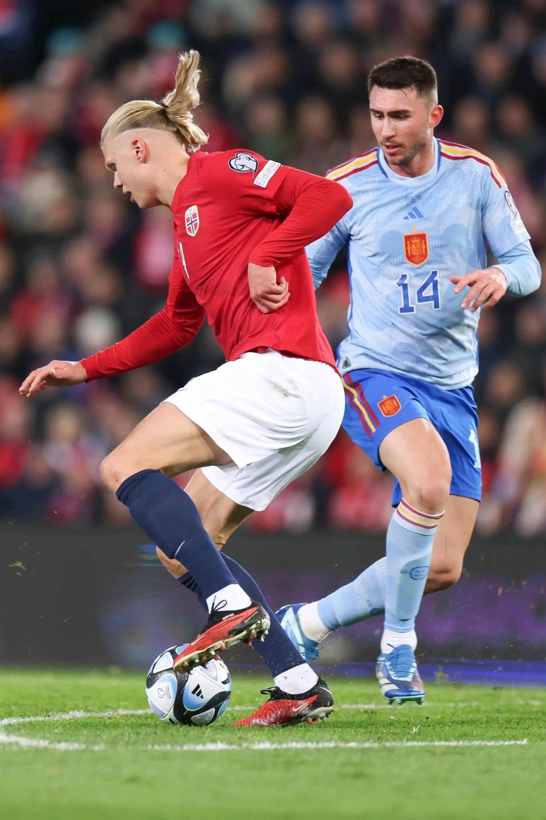 挪威队在足球比赛中展现出色实力英语